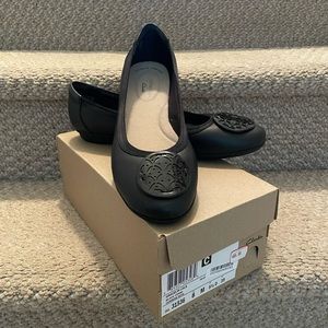 🛍️LAST CALL, NWT Clark’s Black leather ballerina flats